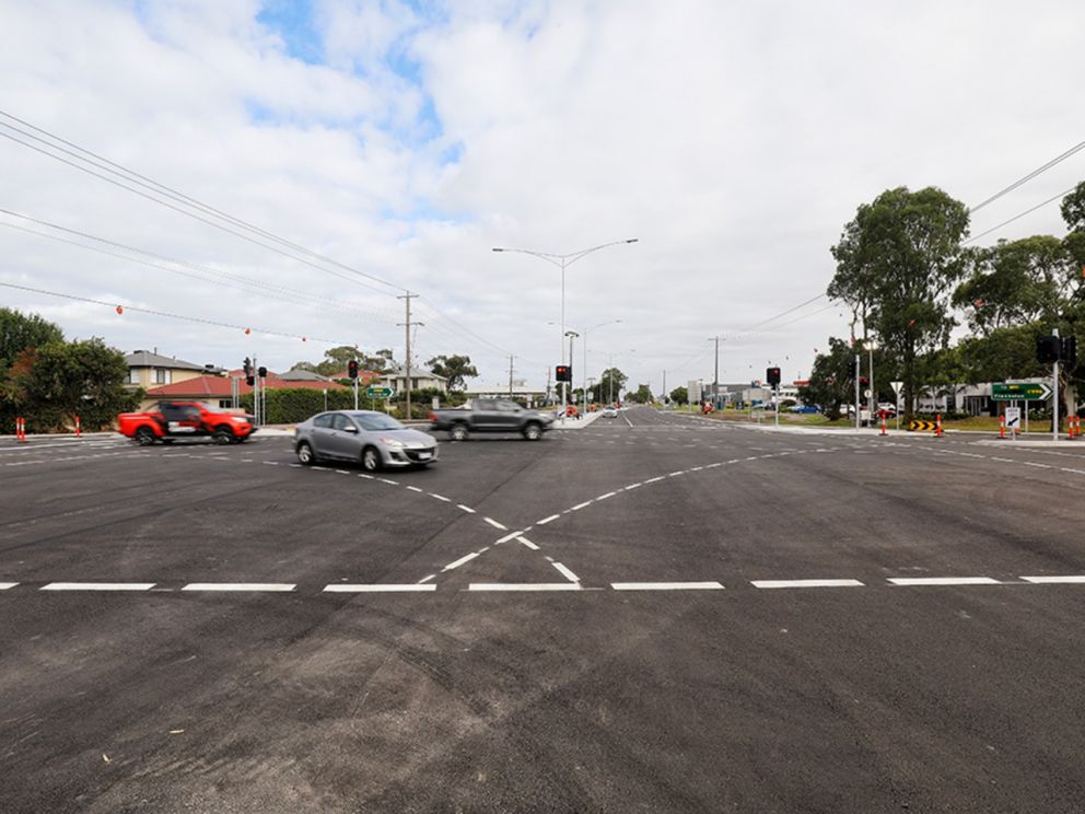 Traffic turning onto Wells Road from Thames Promenade