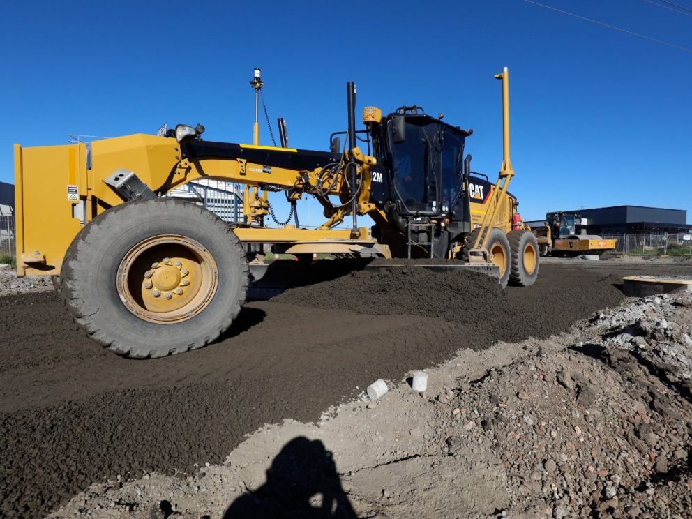 Asphalting-works-continue-to-build-the-new-westbound-lanes-of-OHerns-Road