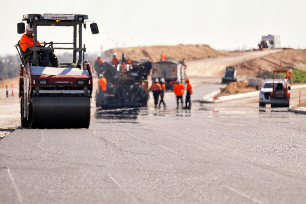 Asphalting works between Governor Road and Bowen Parkway 