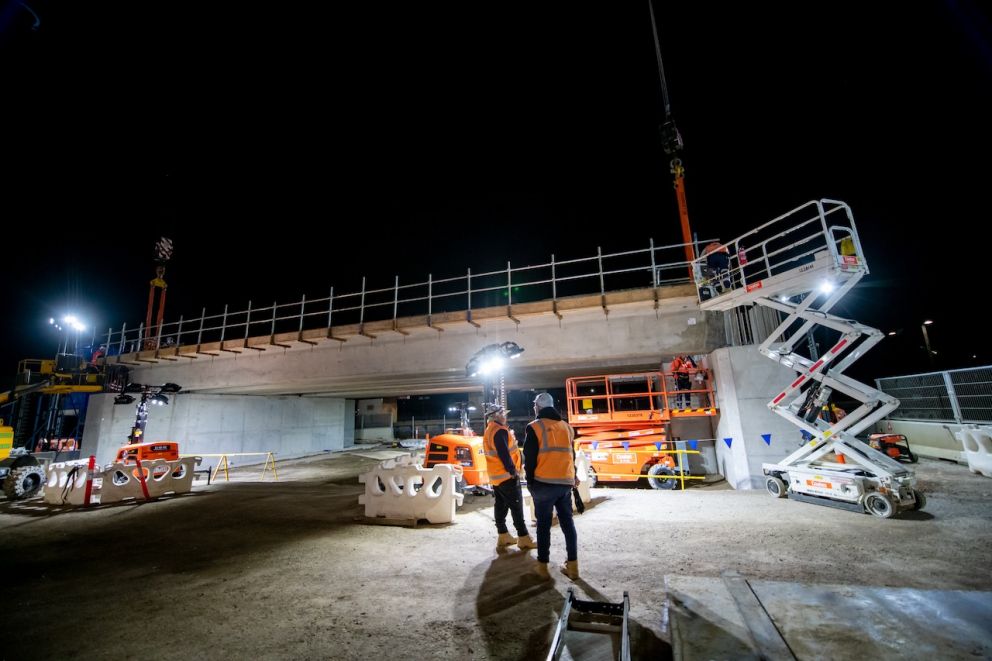 Super T-beam lift at Deer Park Station