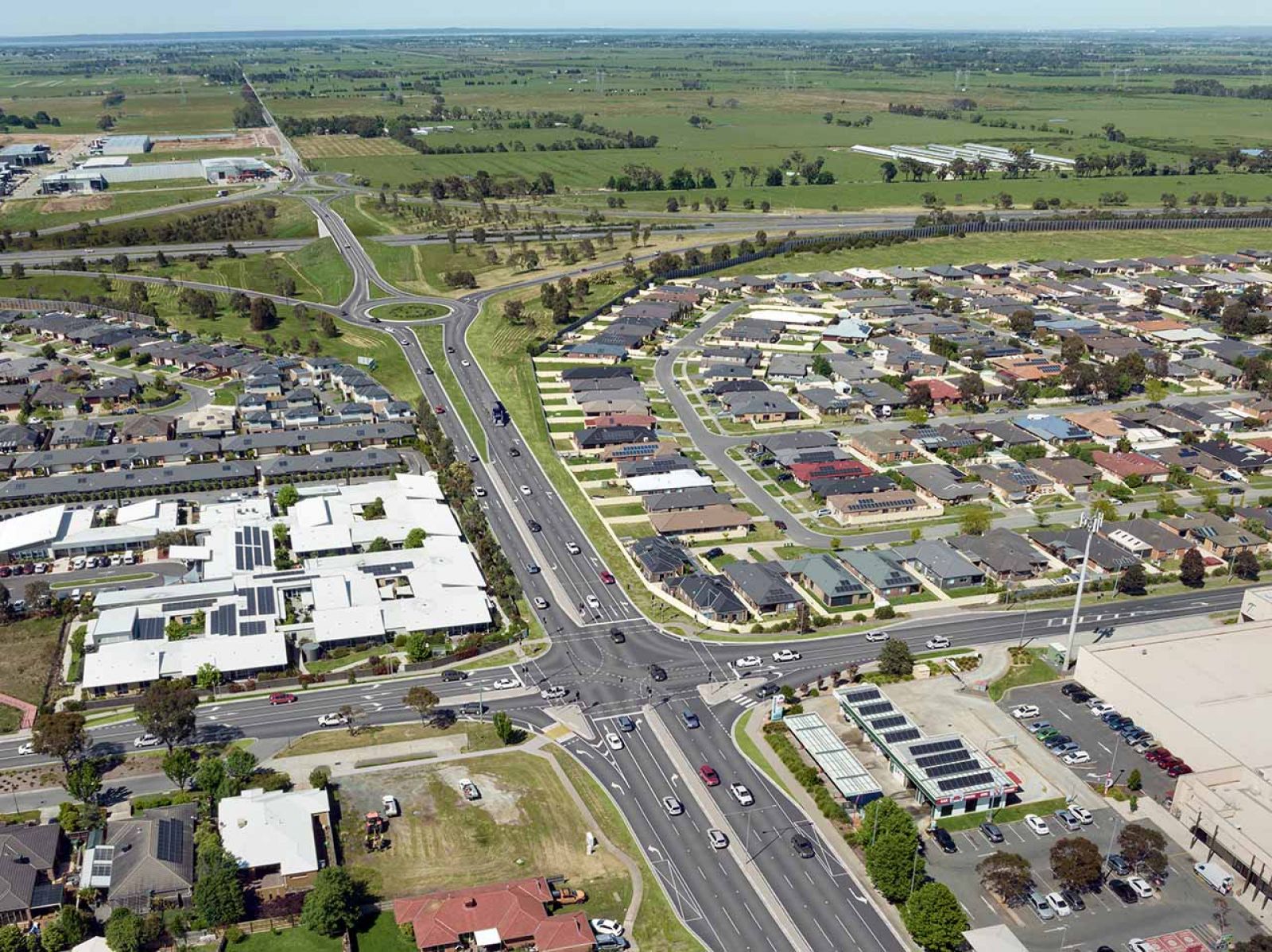 Artist’s impression of McGregor Road looking south towards Princes Freeway with upgraded signalised intersection at Webster Way.