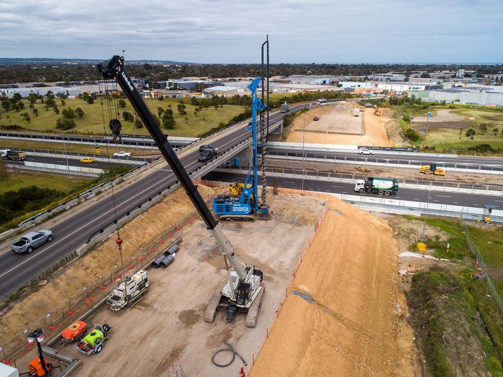 Major construction started in November 2021 when we built the foundations for the new bridge ver Peninsula Link