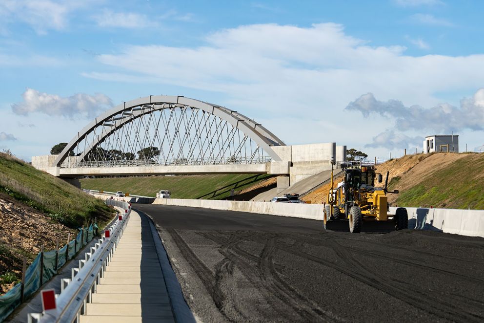 New lanes under the Kilmany bridge taking shape