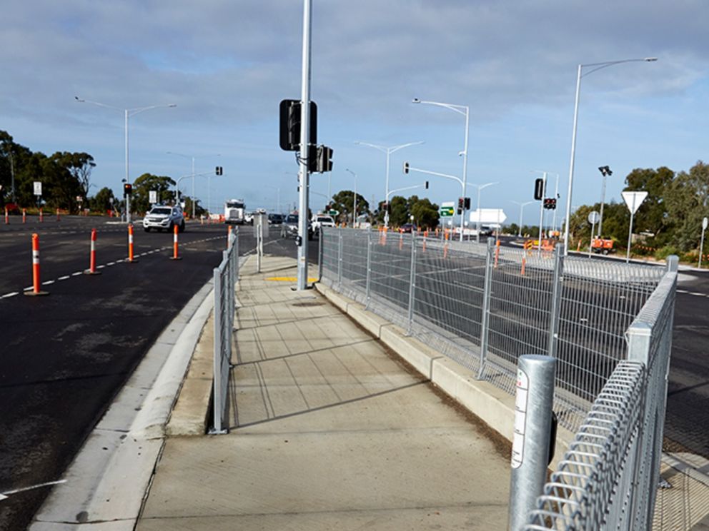 Image in Hallam Rd intersection with walking path being showcased centrally