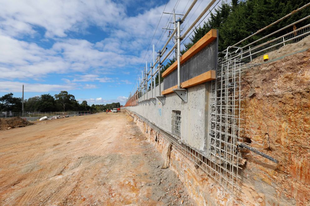 Retaining wall on Hallam North and Heatherton Road Upgrade