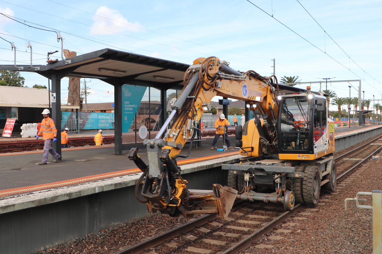 A high rail excavator, that assisted in ensuring that the track is reinstated in step with the safe operational standards issued by Metro Trains Melbourne.