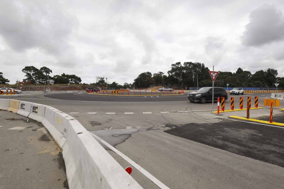 Traffic management and temporary roundabout in place at the Ballarto Road intersection