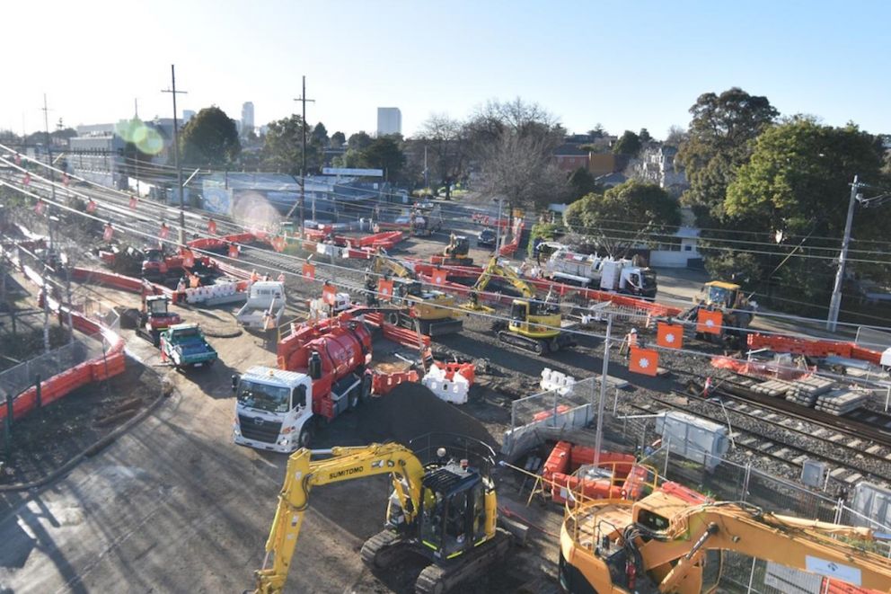 Reinstating the rail line at the Mont Albert Road level crossing