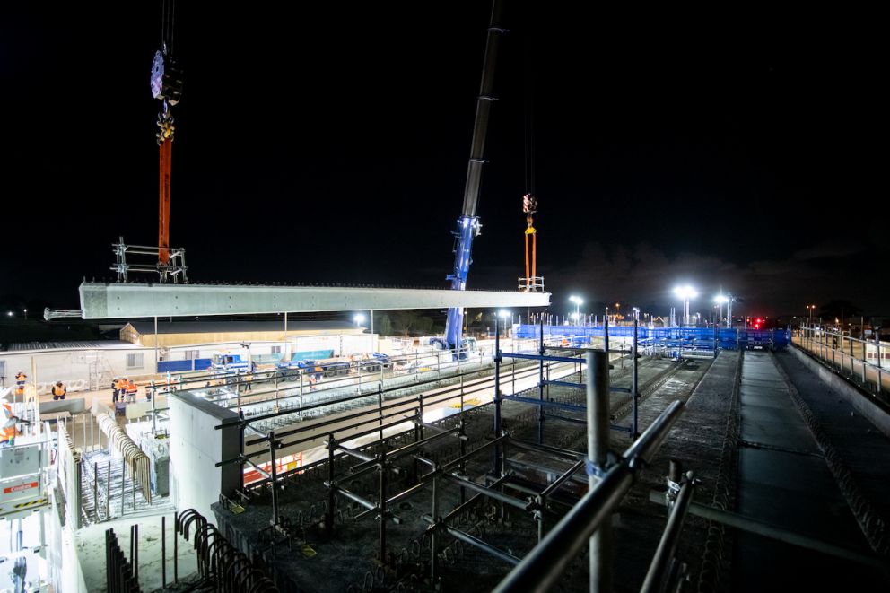 Super T-beam lift at Deer Park Station