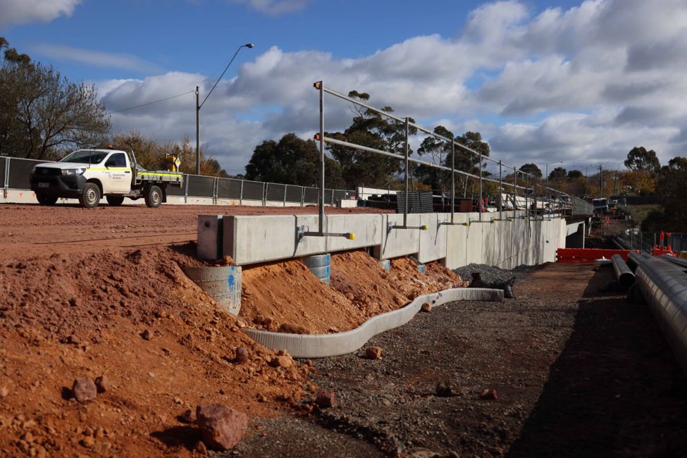 Construction of the retaining wall of the bridge - May 23