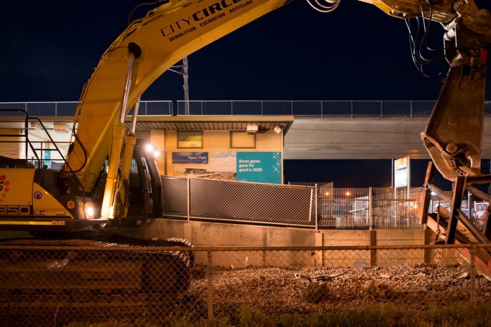 Demolishing Keon Park Station