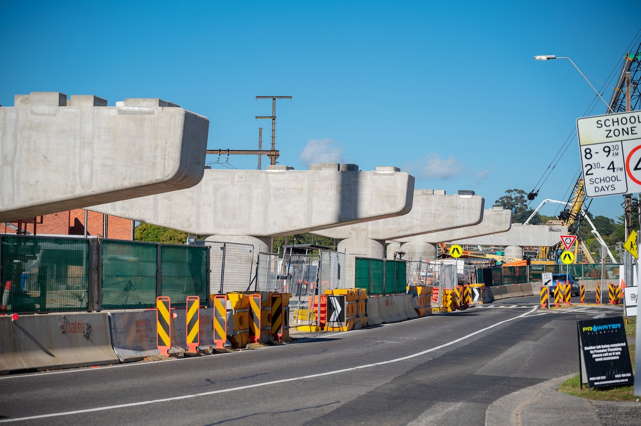 Croydon rail bridge cross heads