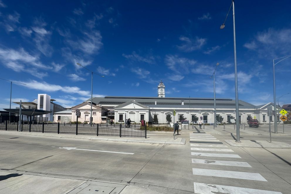 View of the station precinct from the north. Artist impression, subject to minor change. Design endorsed by Heritage Victoria