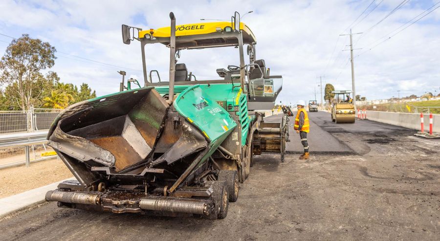 Epping Road Upgrade asphalting