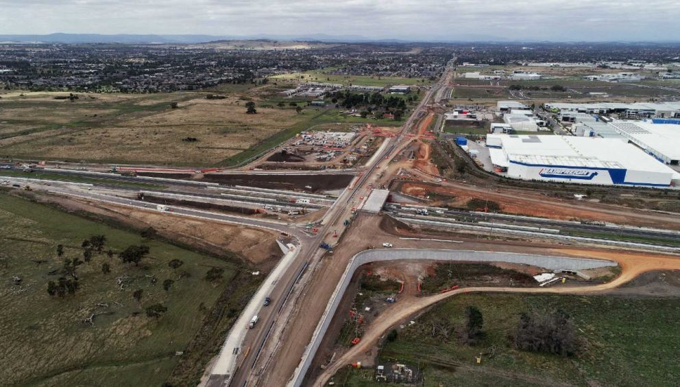 Works continue to build the new interchange to the Hume Freeway