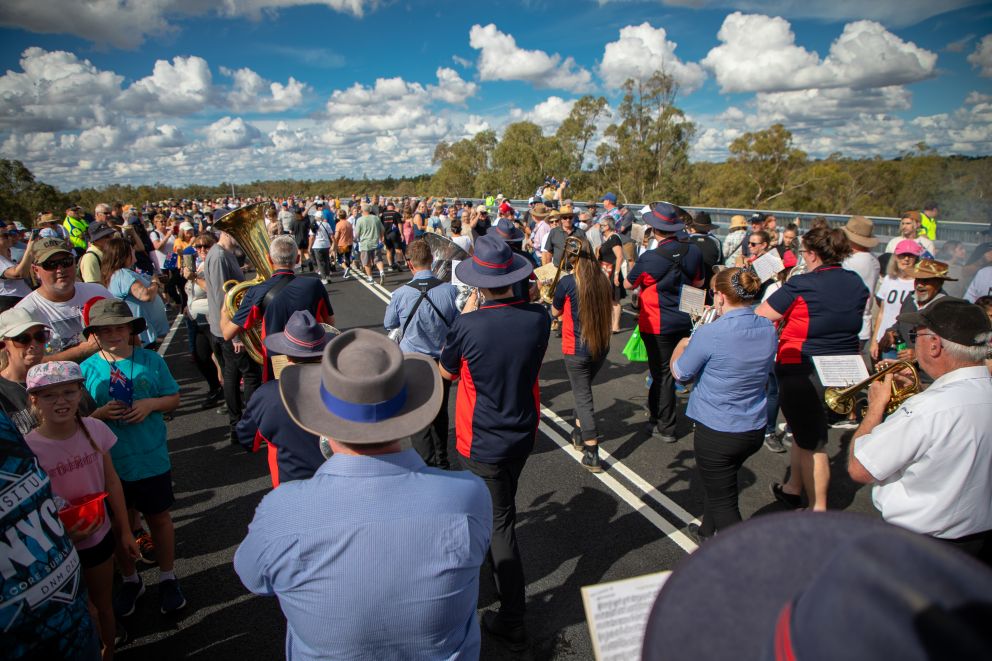 Public walking across bridge on Echuca-Moama Bridge Project