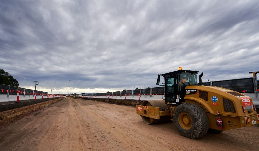 Excavating the centre median on Western Port Highway in preparation of the upgraded intersection at WPH and Hall Road