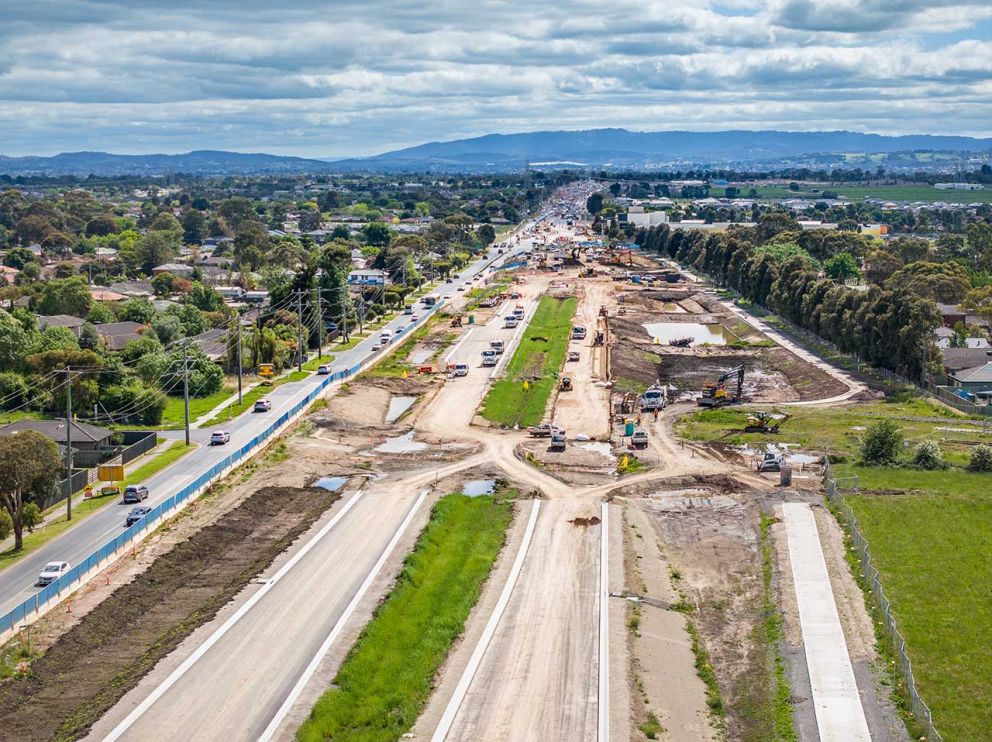 Progress along Narre Warren-Cranbourne Road at Hunt Club Boulevard