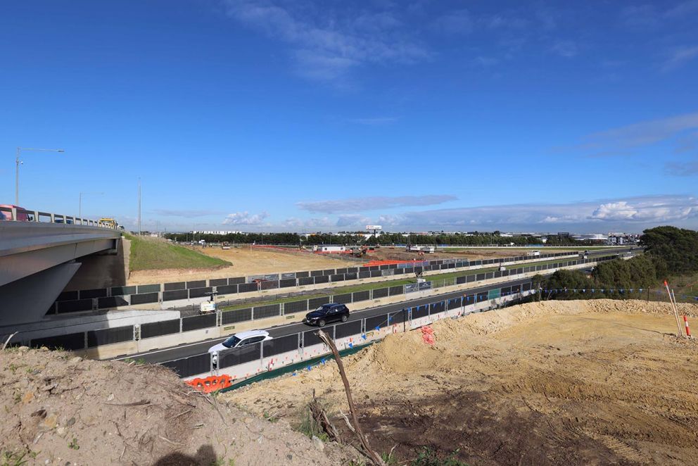 May 2023- Barriers along the Princes Freeway to begin works in the median for the new bridge