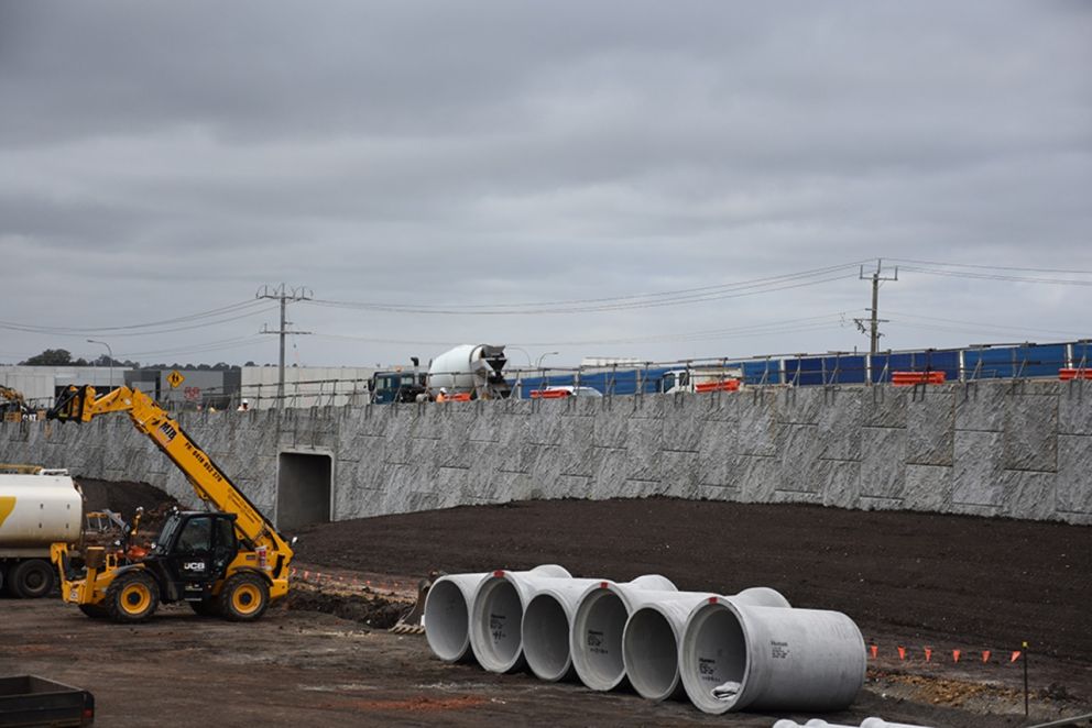 Works continue to build the future O’Herns Road interchange to the Hume Freeway.