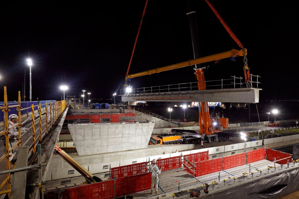 O'Herns Road Bridge beam installation - February 2021 - Victoria’s Big ...