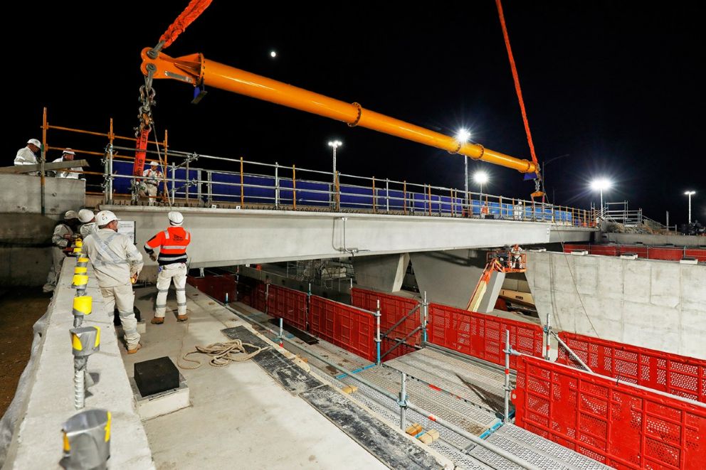 O'Herns Road Bridge beam installation - February 2021 - Victoria’s Big ...