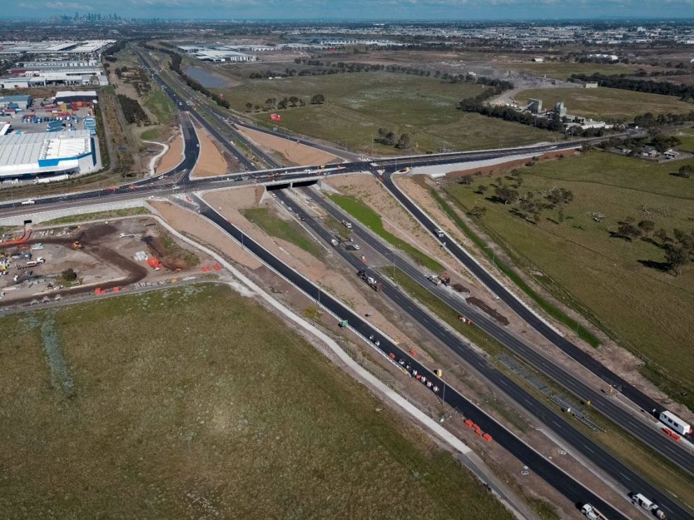 Completing the final stages of the new interchange to the Hume Freeway