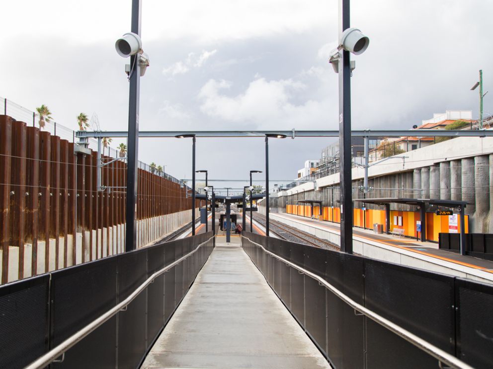 Ramp down to the Bentleigh platforms