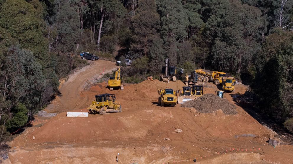 Machinery working at the top of the Bogong High Plains Rd landslip