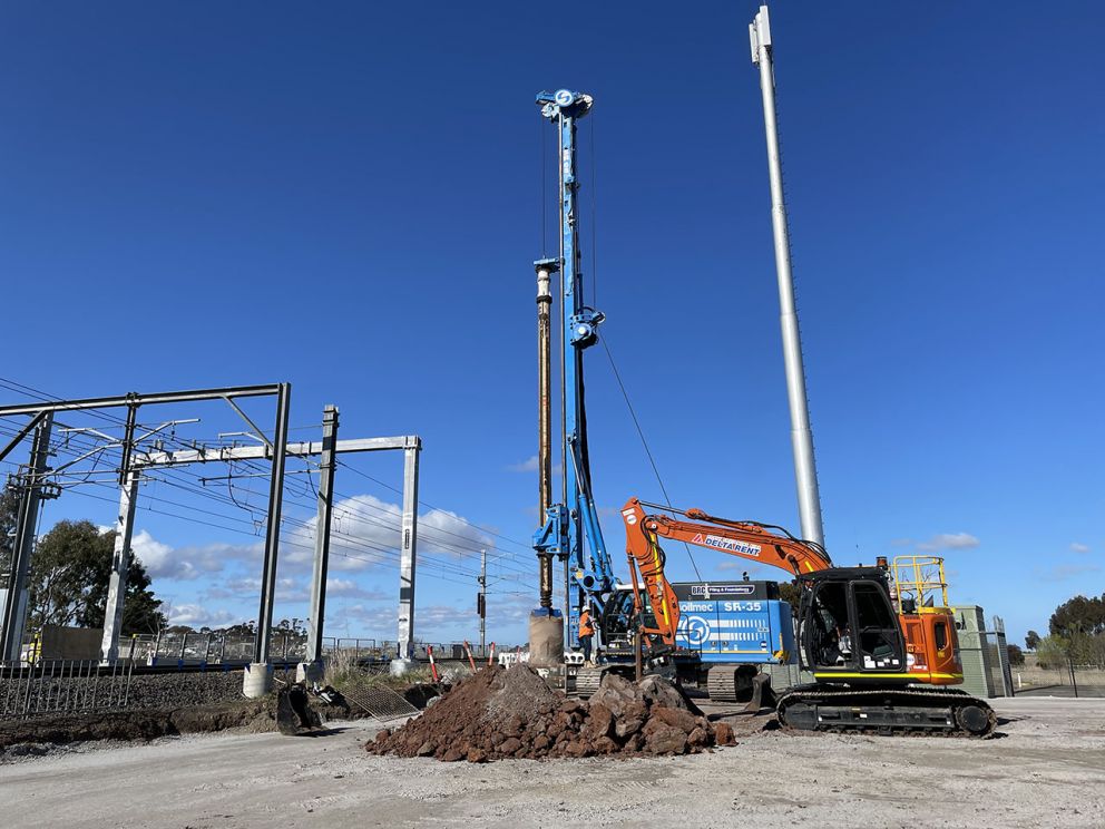 Piling rig working hard on the eastern side of site at Old Calder Highway