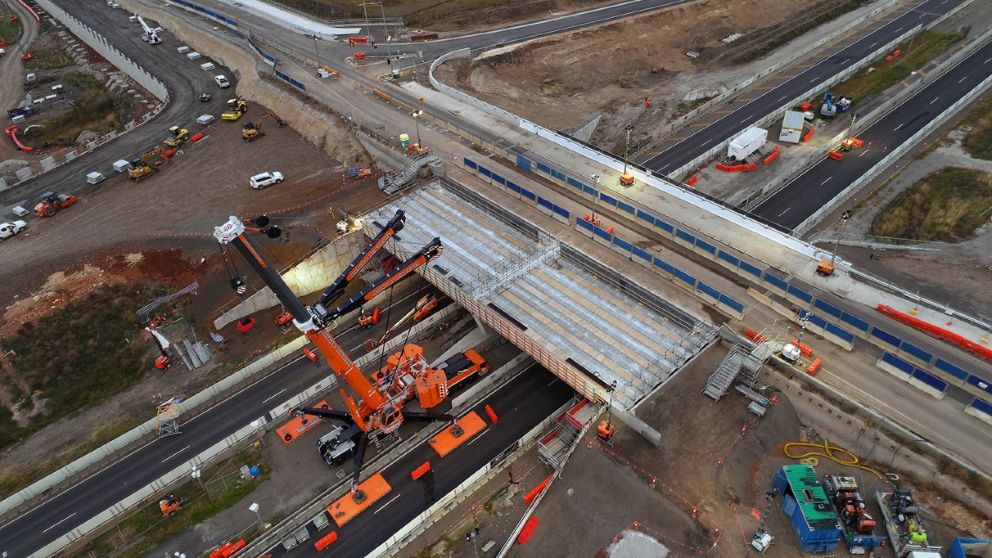 O'Herns Road Bridge beam installation - February 2021 - Victoria’s Big ...