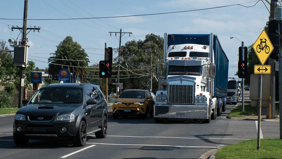 Close up of traffic on Greensborough Road and Yallambie Road intersection. 