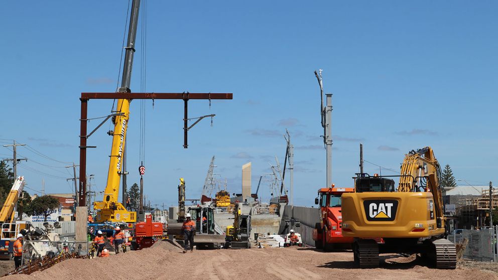 Machinery working on the new Carrum rail bridge