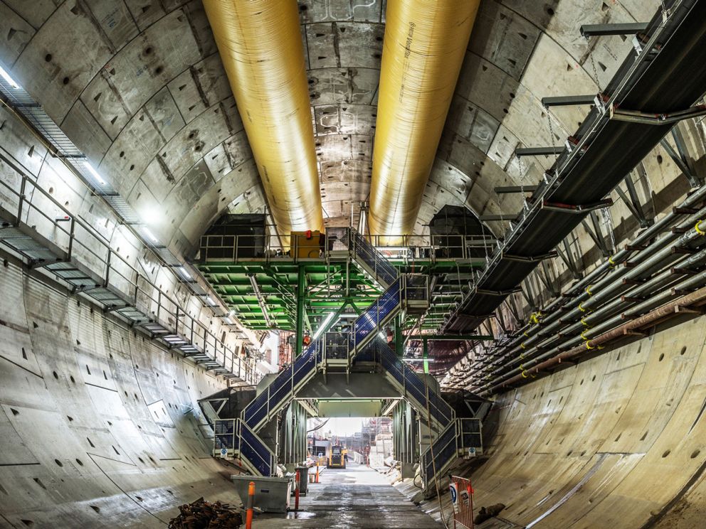 Vida starts her journey - a closer look of the tunnel structure