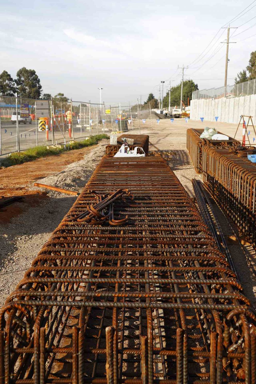 Capping beam steel reinforcement cage construction