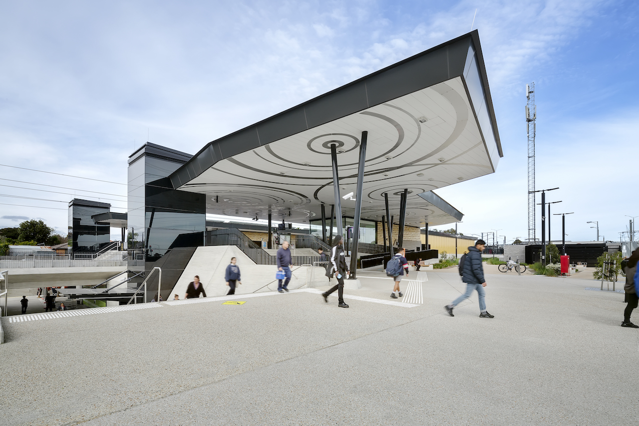 Image of new artwork at Merinda Park Station 