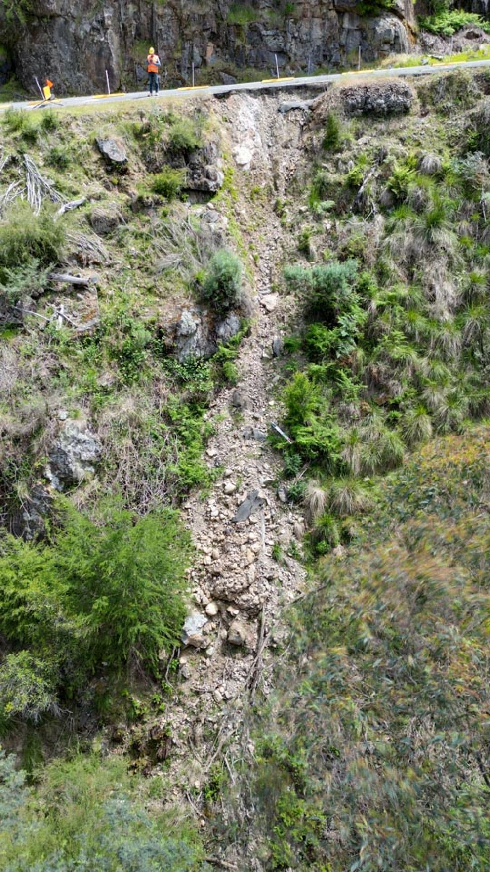 Second smaller landslip that occurred in April between Bogong Village and Mt Beauty