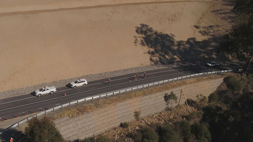 Crews working to remove traffic management ahead of 2 lanes opening