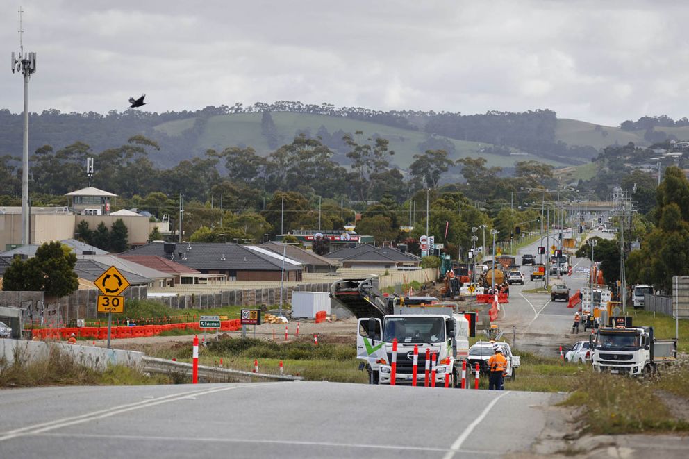 February 2024- Works underway to upgrade the McGregor Road outbound exit ramp and northern freeway roundabout