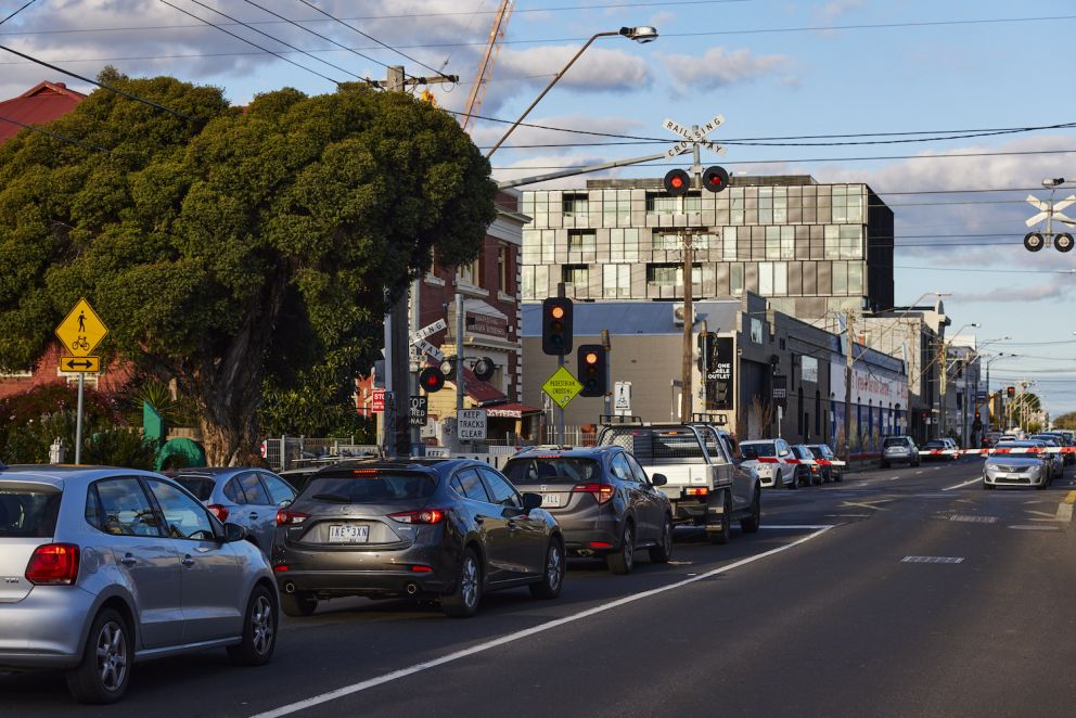 Brunswick Road, Brunswick level crossing