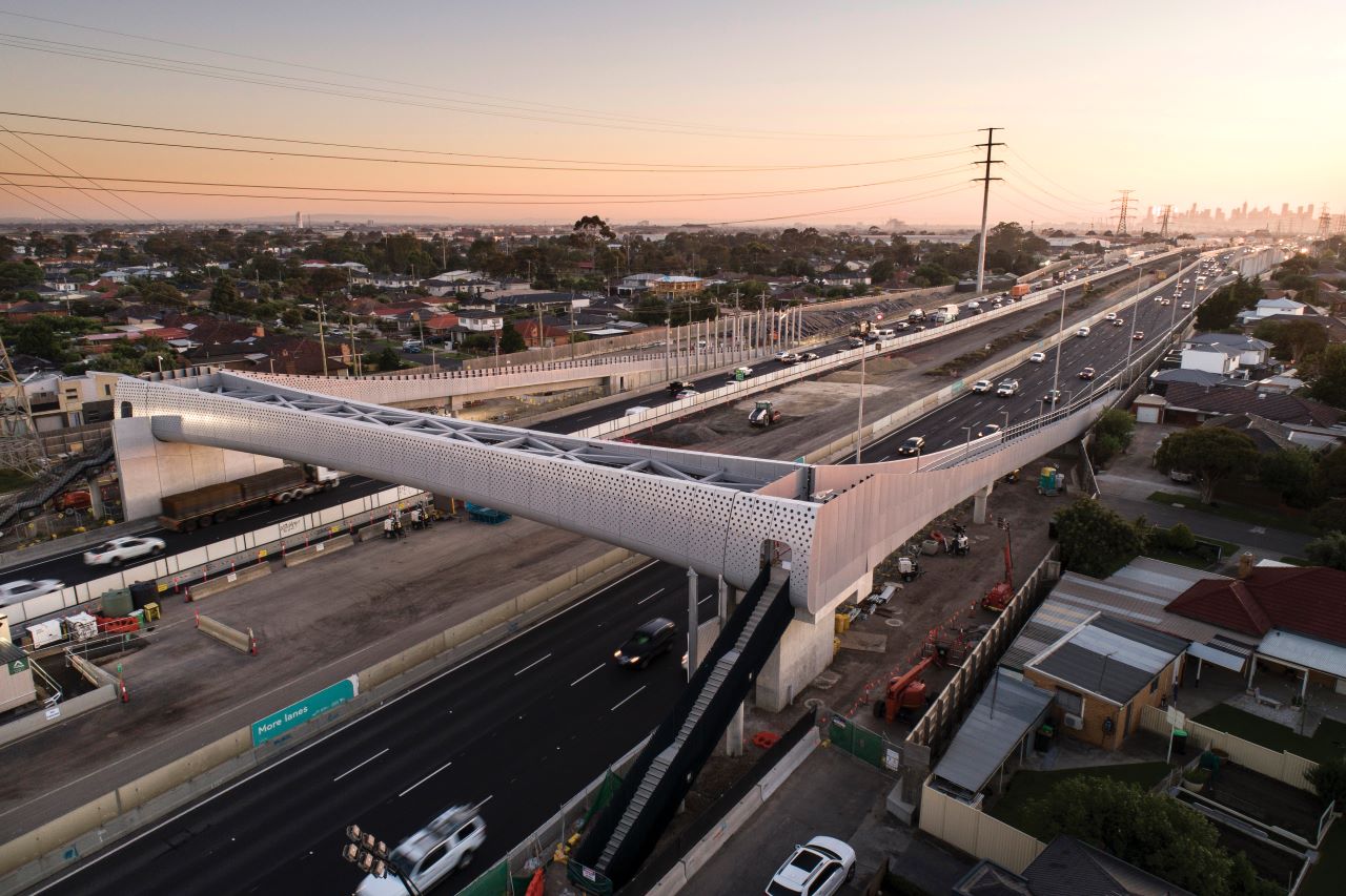 Rosala Avenue pedestrian bridge - drone shot