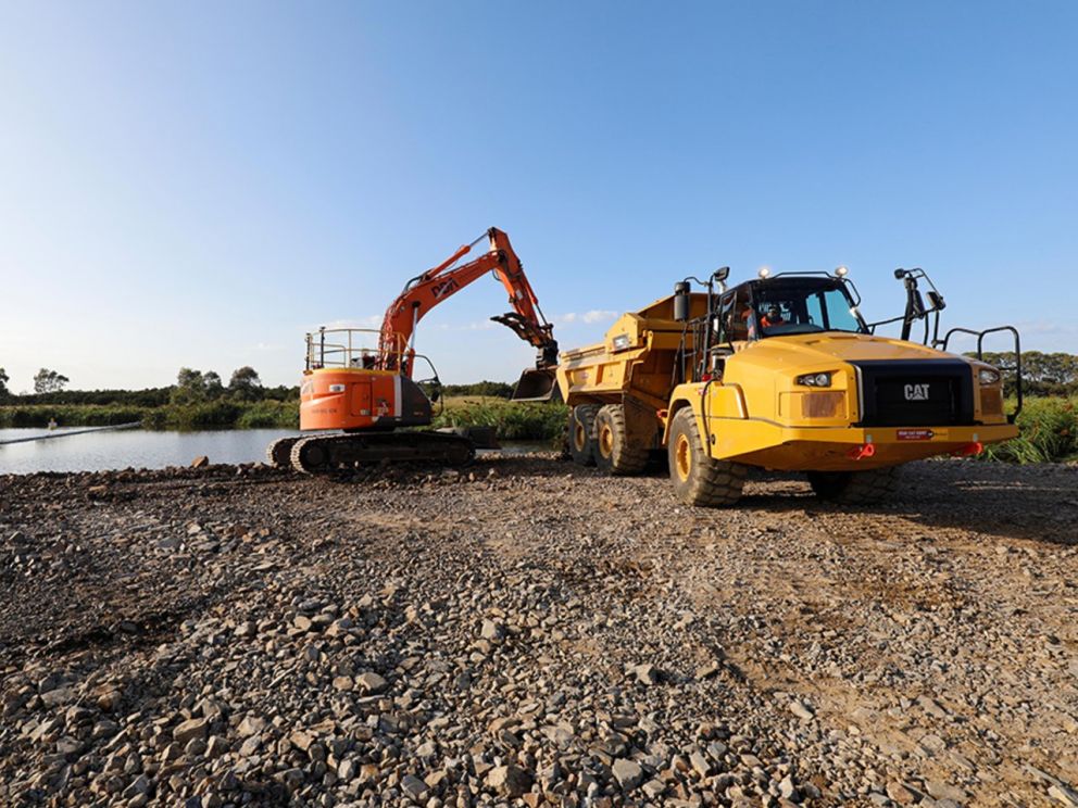 Beginning work to build the temporary working platform in Waterways - February 2020