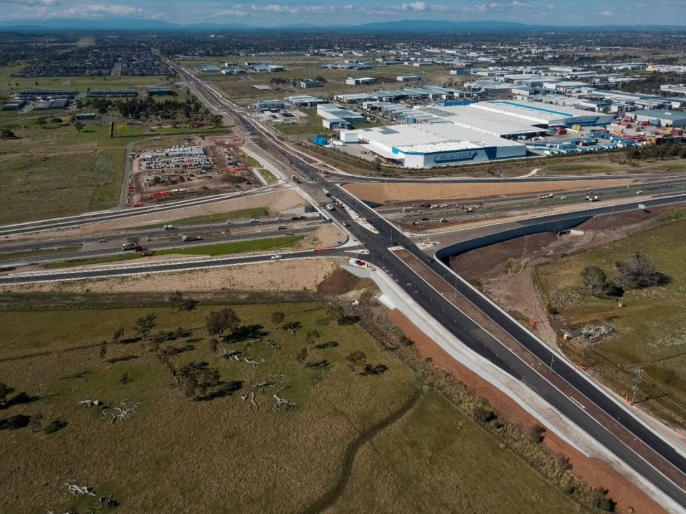 Completing the final stages of the new interchange to the Hume Freeway