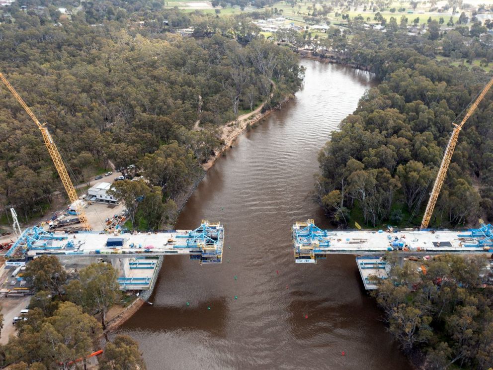 Bridging the gap across the Murray River