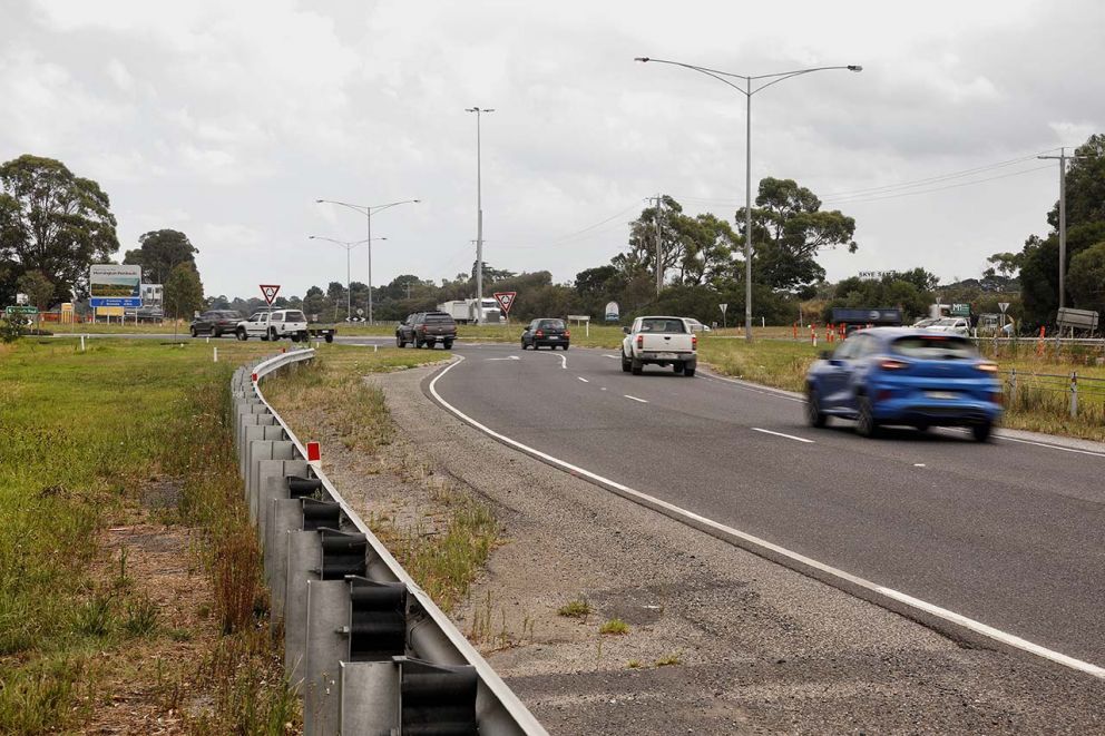 Traffic at the Ballarto Road and Western Port Highway intersection