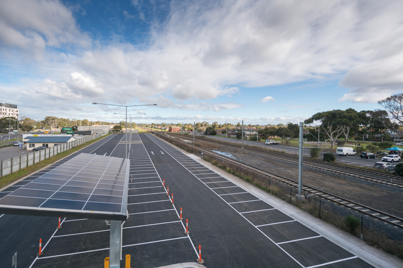 Car park at Hoppers Crossing Station