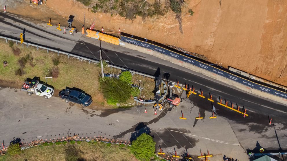 Aerial view of traffic management across the face of the Bogong High Plains landslip