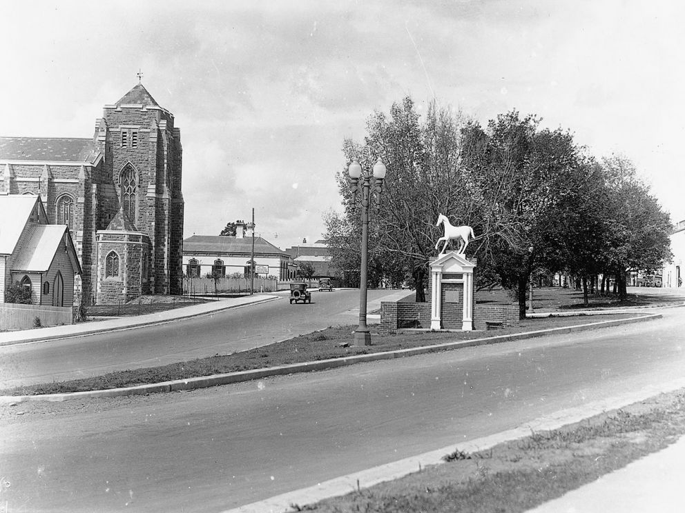 Whitehorse Road median, 1930s – 1960s, Box Hill Historical Society