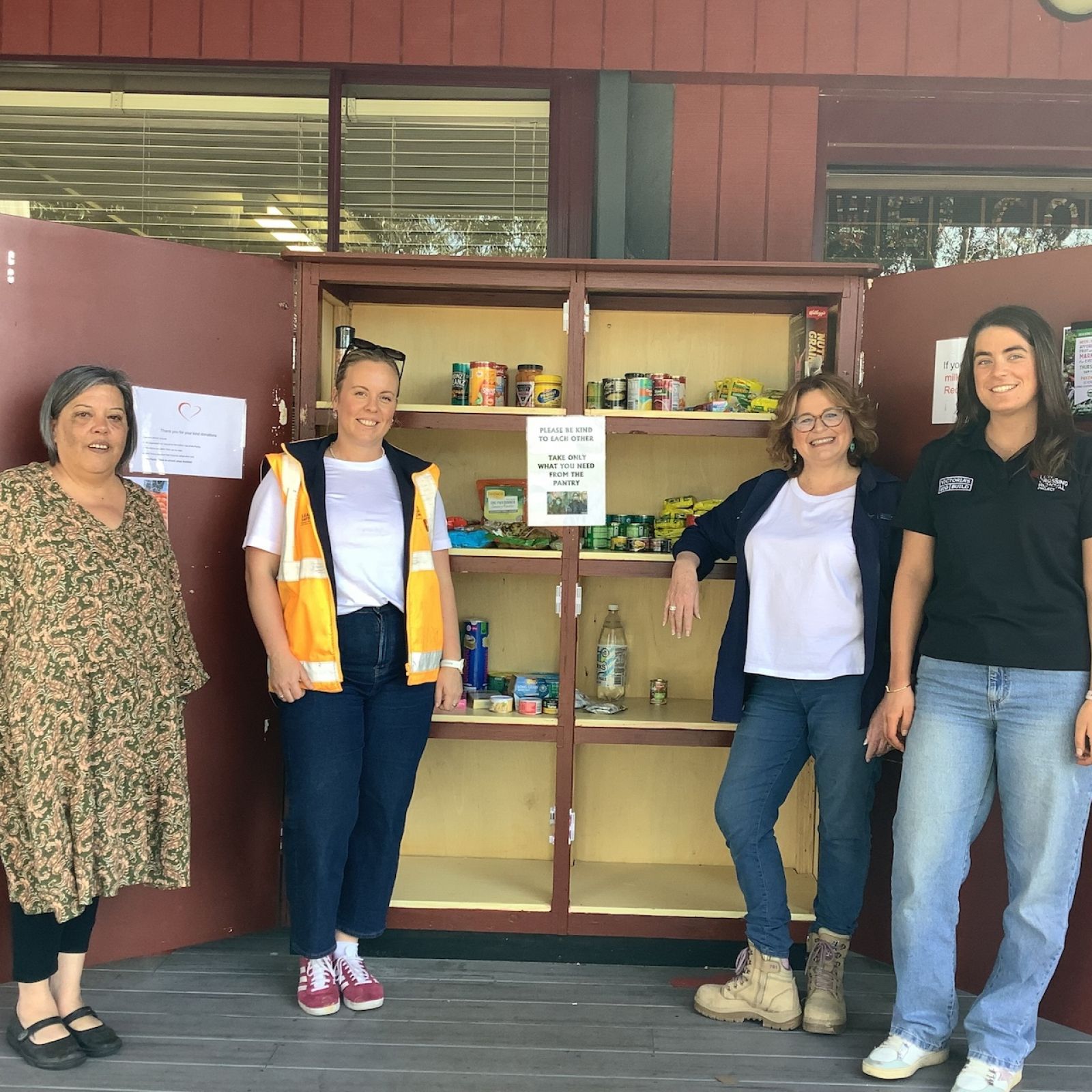 Pakenham project team donating to the Pakenham Community Pantry