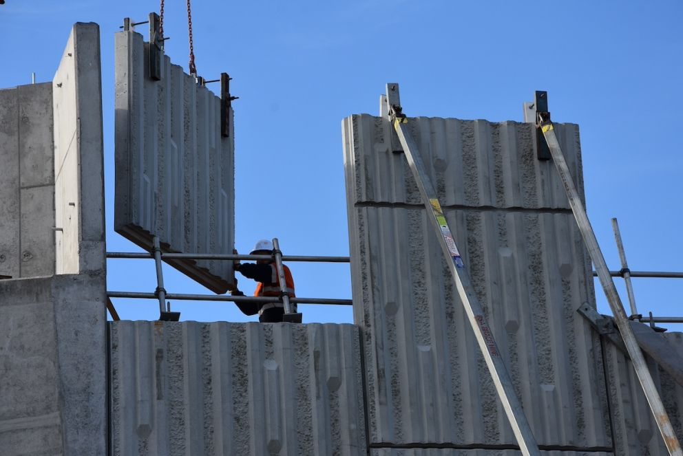 The retaining walls are made up of 264 panels